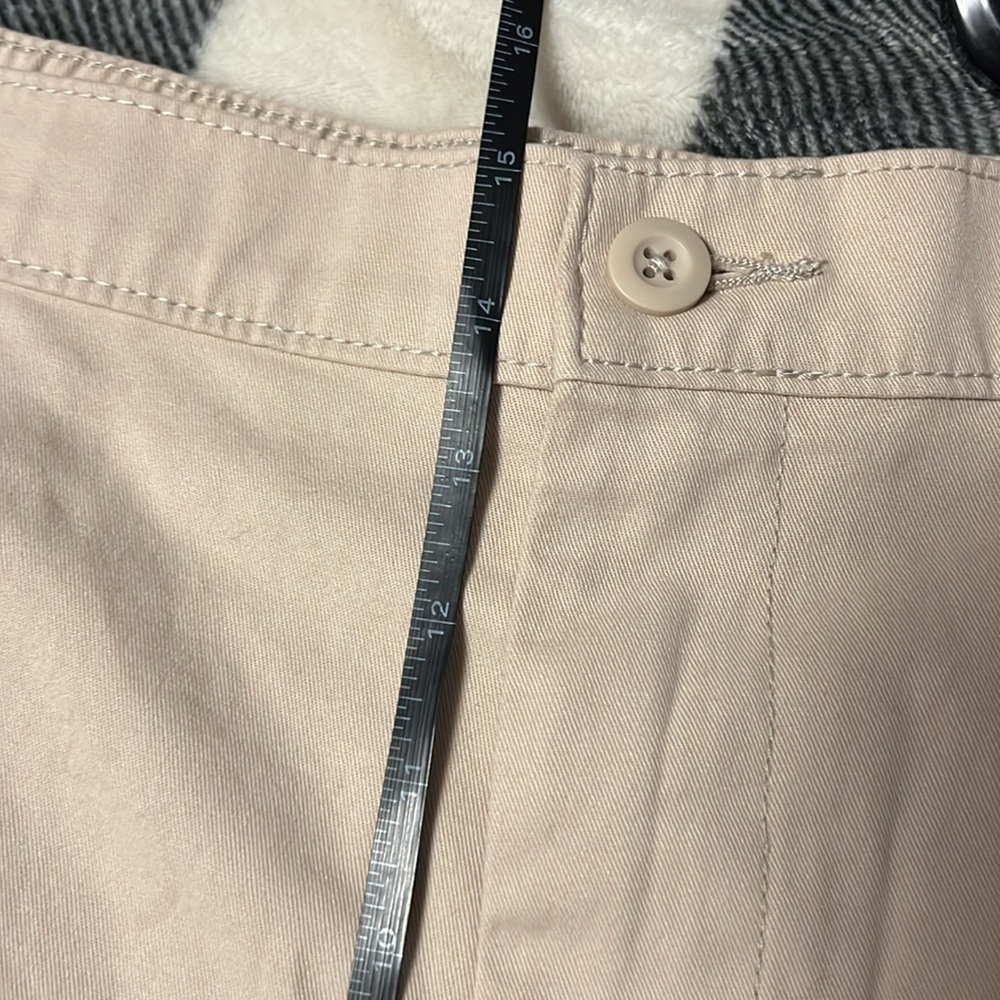 ASOS Design Curve High Rise Tan Shorts. Size 18 - Picture 10 of 11
